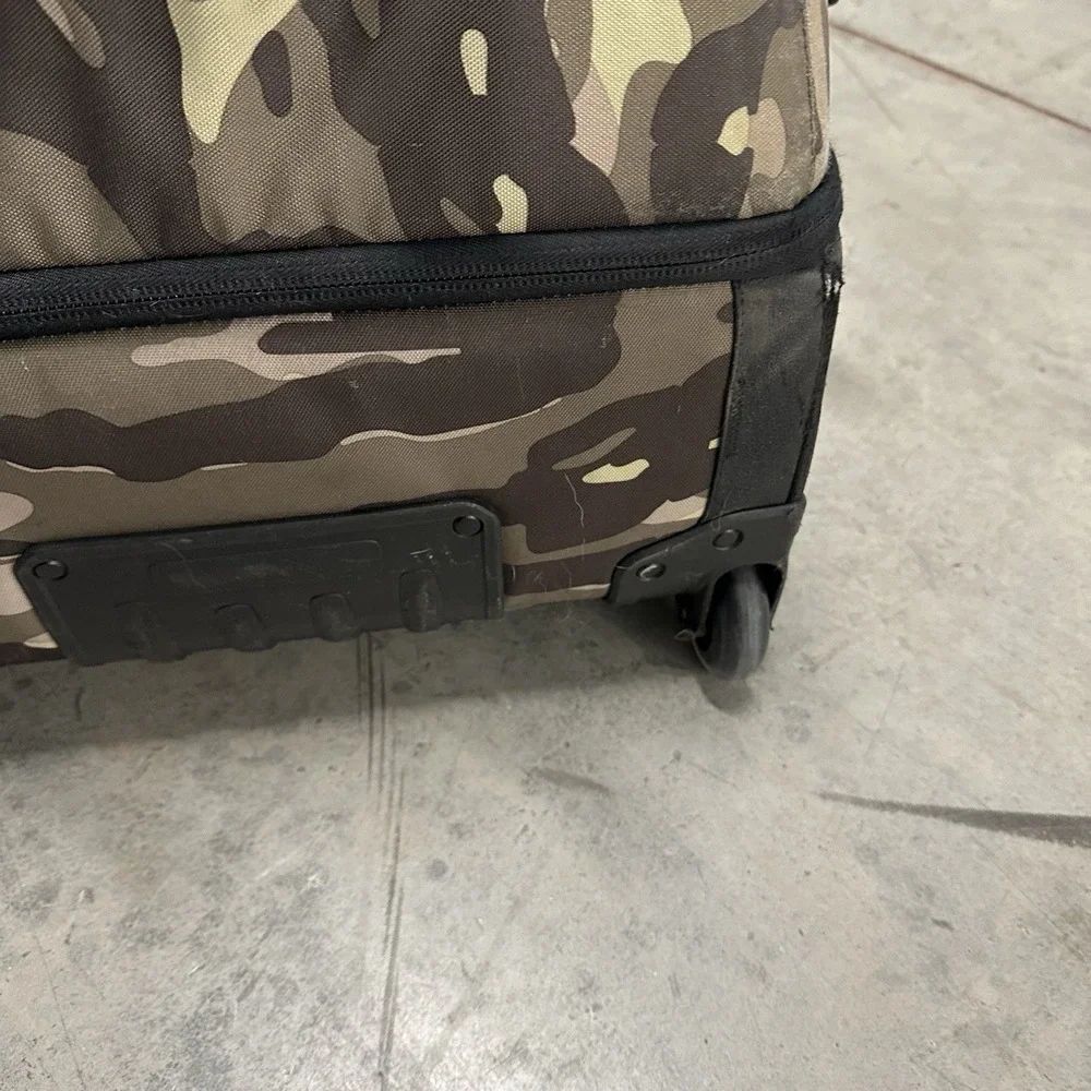 Oakley‎ Travel Suitcase Luggage Large 92L Camo